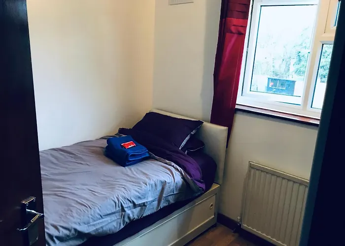 A Single Room In Headington, Near Oxford Brookes University, 15 Minutes By Bus To City Centre