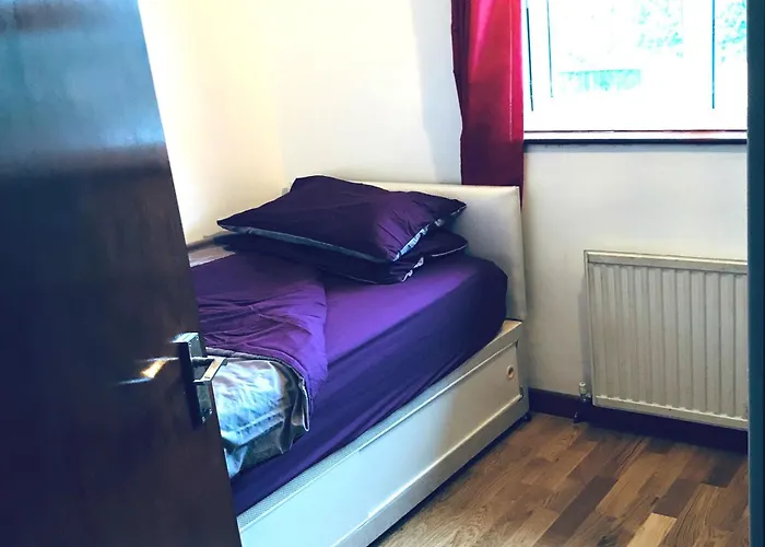 A Single Room In Headington, Near Oxford Brookes University, 15 Minutes By Bus To City Centre